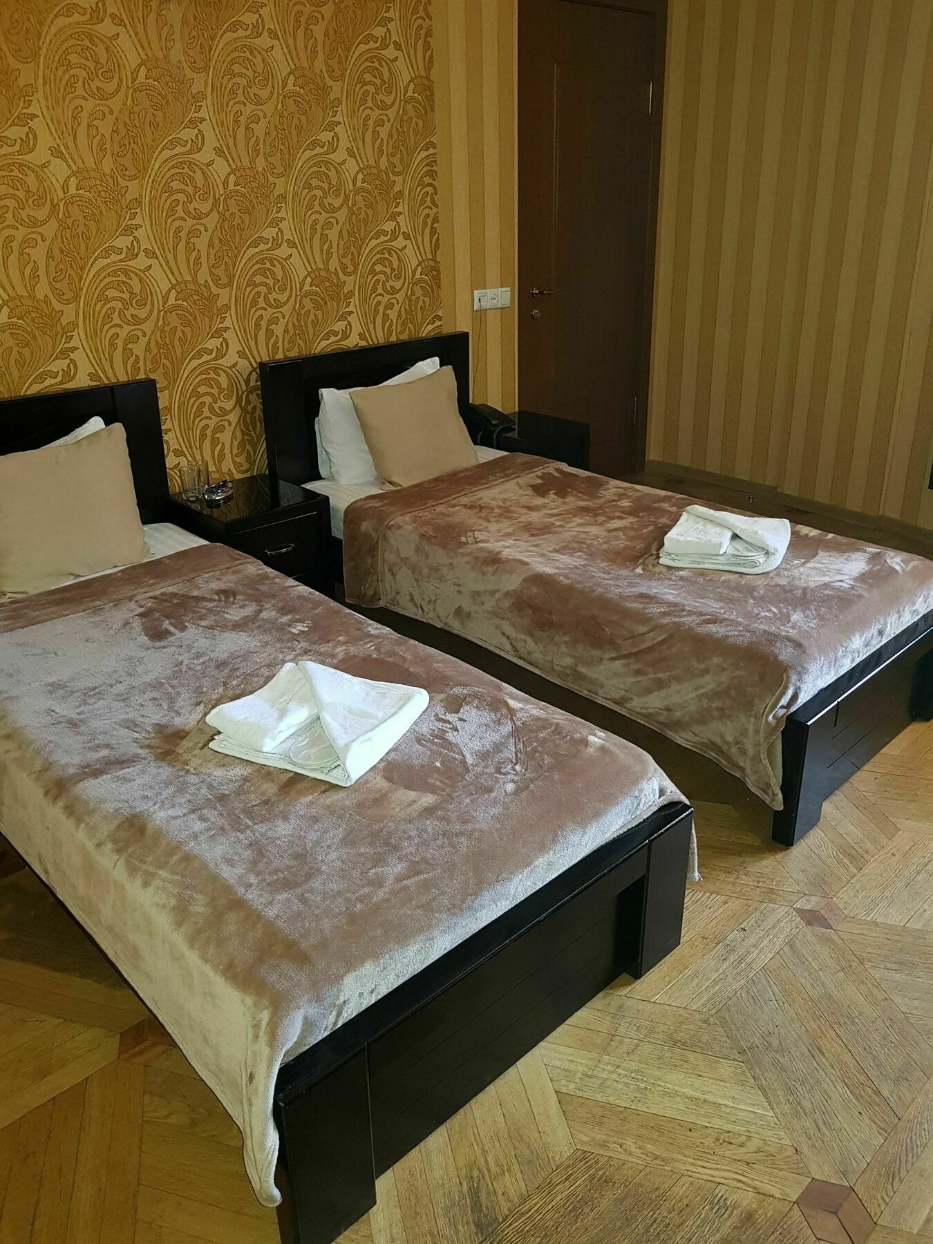 Danisimo Hotel Tbilisi Exteriör bild